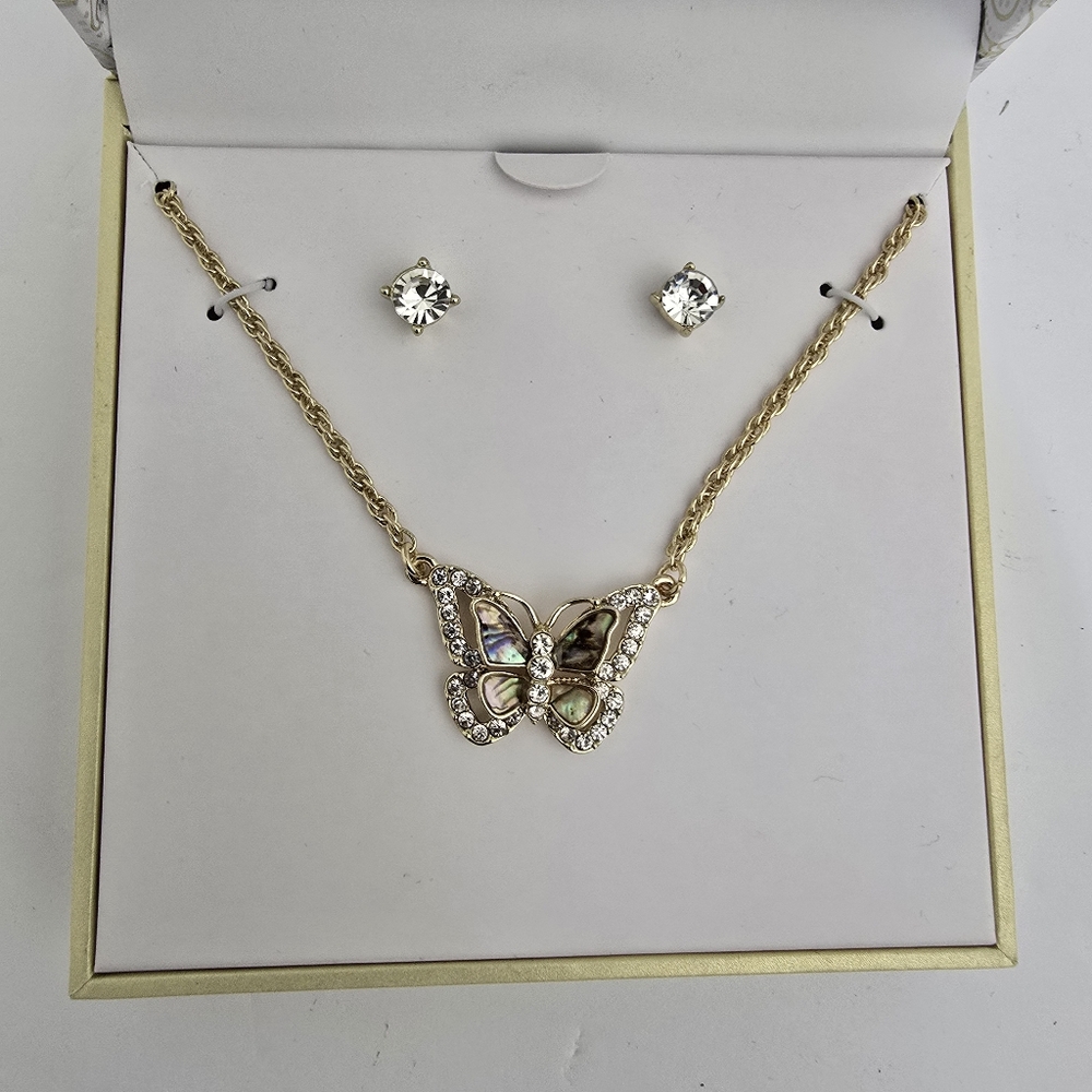 nwt CHARTER CLUB Gold-Tone Crystal Butterfly Pendant‎ Necklace and Stud Earrings
